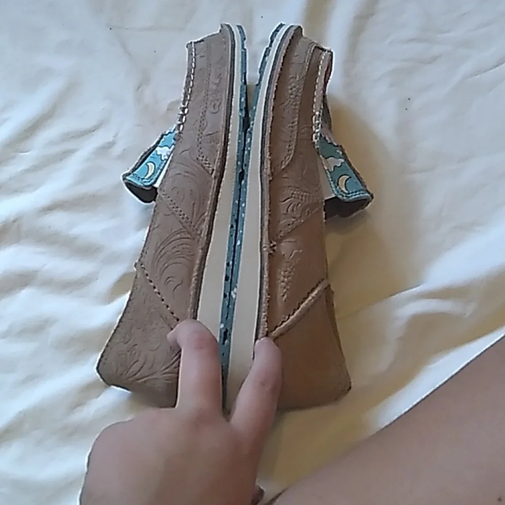 💥🌵💐Women's Ariat cruisers shoes color tan and peach size 7💥🌵💐 - Picture 5 of 8